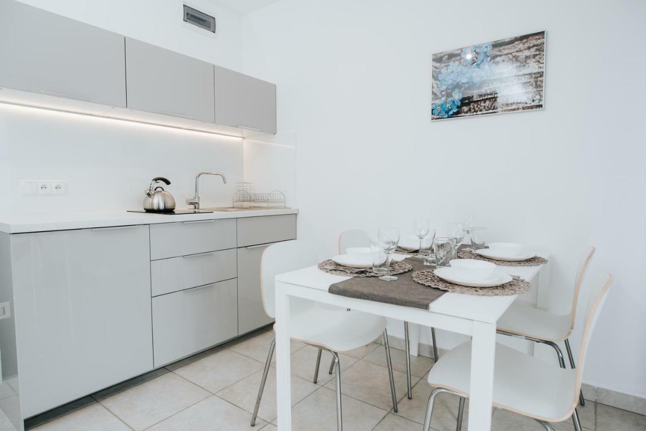 Apartamenty Niezapominajka โปโรนิน ภายนอก รูปภาพ